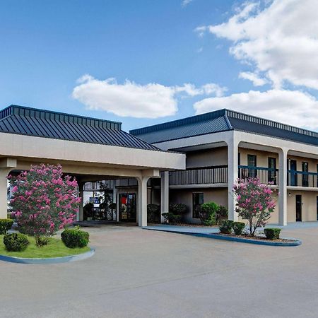 Days Inn By Wyndham Greenville Ms Exterior foto