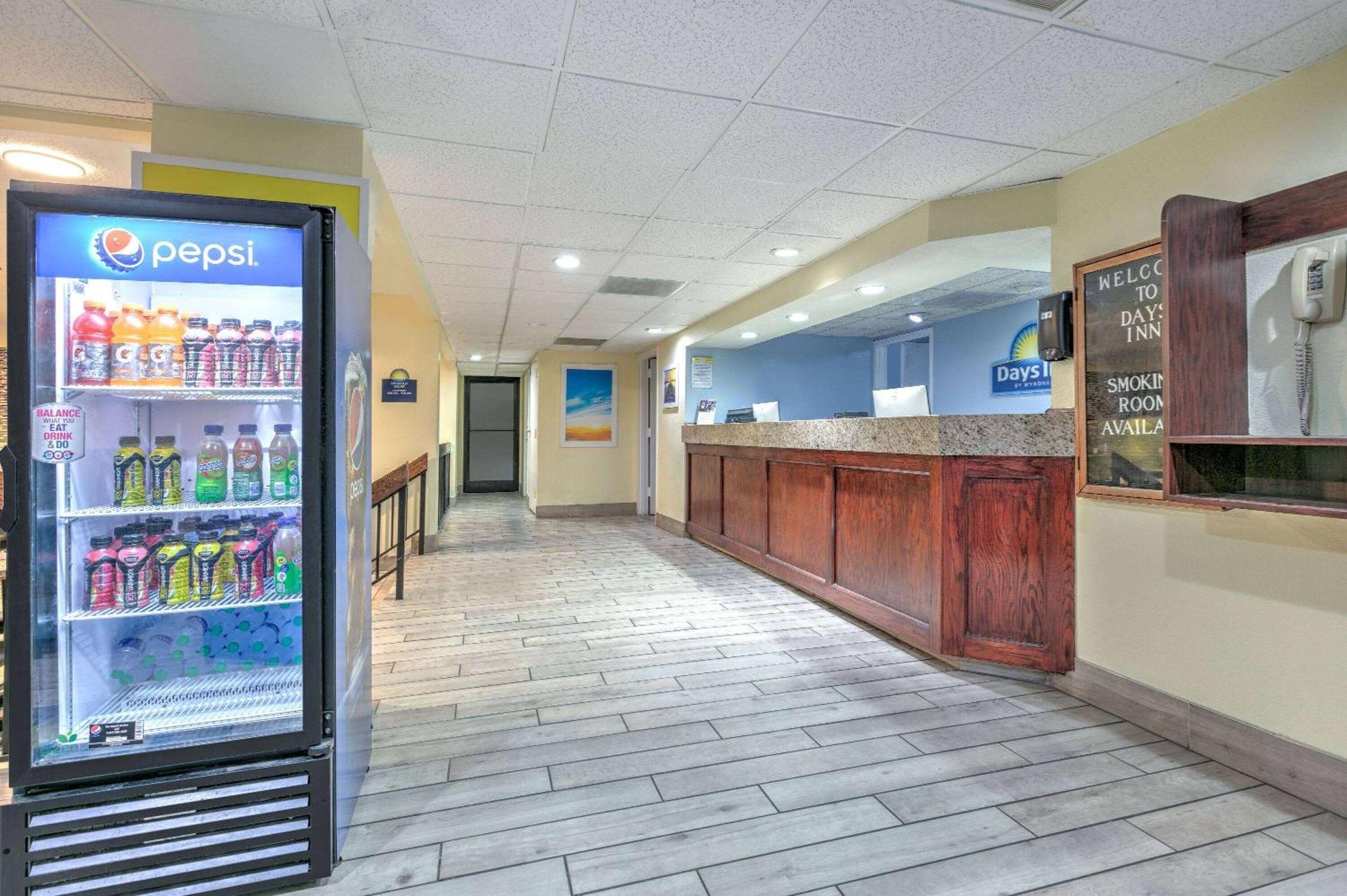 Days Inn By Wyndham Greenville Ms Exterior foto